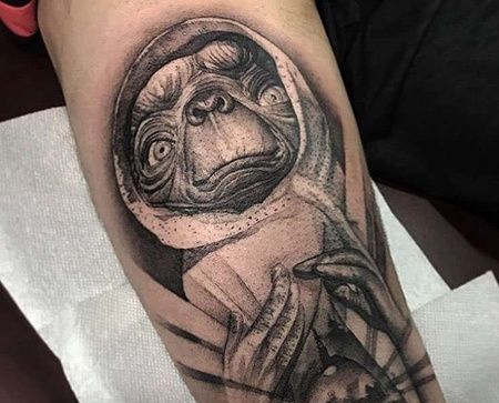 写实小臂外星人纹身图案