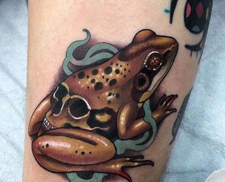 New School大腿青蛙纹身图案