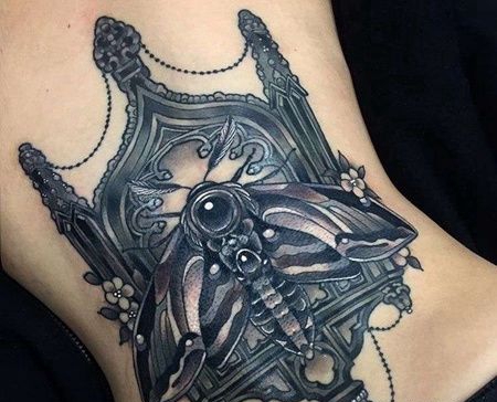 New School后腰蛾子纹身图案