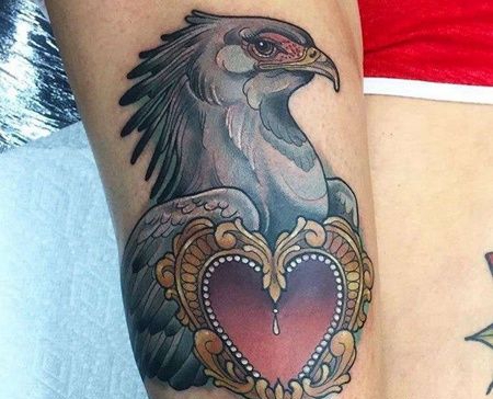 New School大腿信天翁心纹身图案