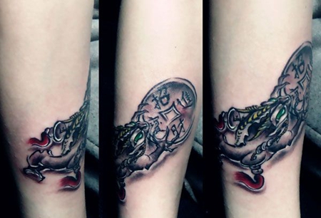 手臂招财进宝金蟾纹身图案