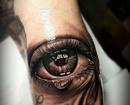 写实小腿眼睛纹身图案