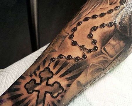 写实小臂项链纹身图案