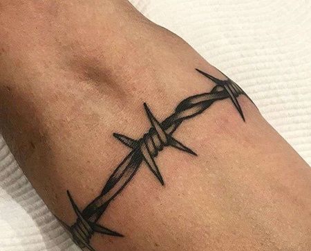 Old School小臂铁蒺藜纹身图案