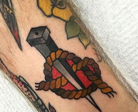 Old School小腿钉子绳索纹身图案