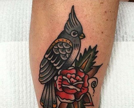 Old School小腿鹦鹉玫瑰纹身图案