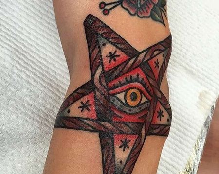 Old School小臂五芒星纹身图案