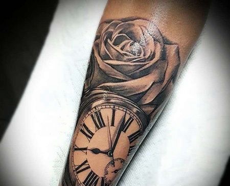 写实小臂玫瑰钟表纹身图案
