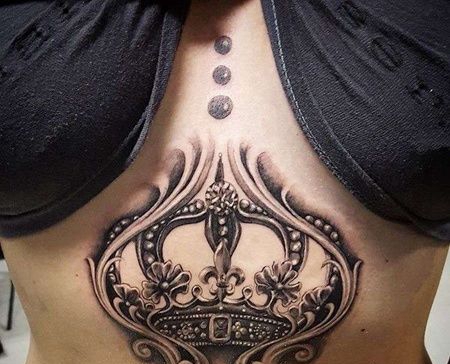 写实腹部皇冠纹身图案