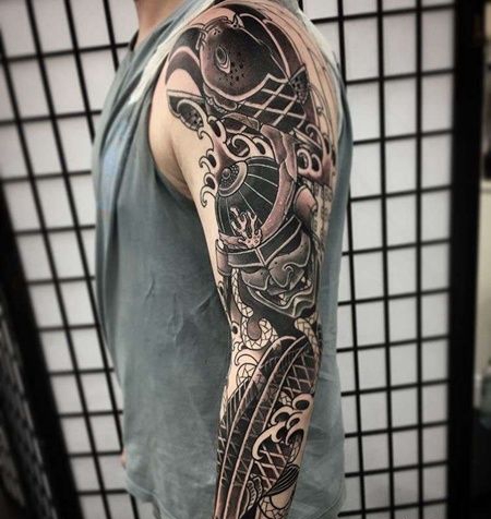 日式胳膊鲤鱼鬼武士纹身图案