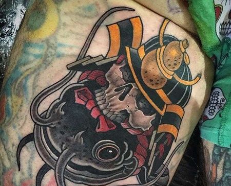 日式大腿鲇鱼骷髅纹身图案