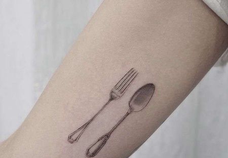 小清新大臂叉子勺子纹身图案