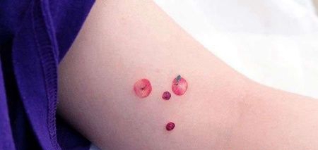 小清新大臂桃子纹身图案