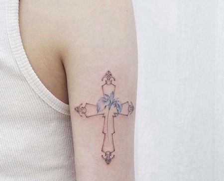 小清新大臂十字架纹身图案
