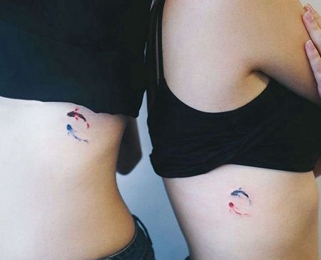 水彩侧腰鱼纹身图案