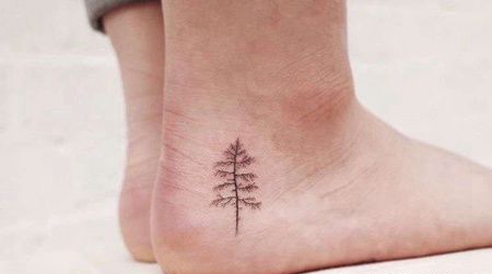 小清新脚踝松鼠纹身图案