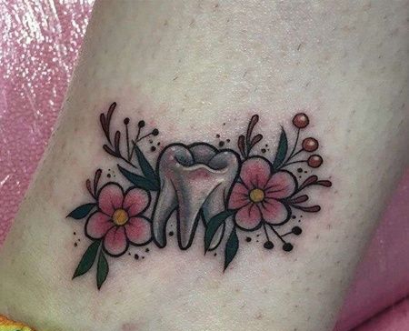 New School小腿牙齿花卉纹身图案