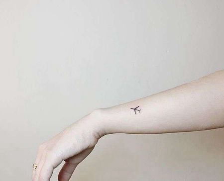 小清新手腕飞机纹身图案