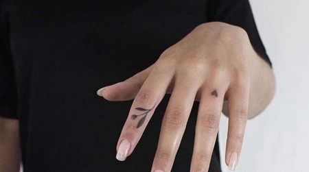 小清新手指叶子纹身图案