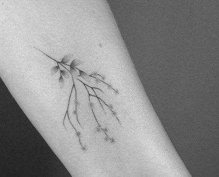 点刺小臂梅花纹身图案