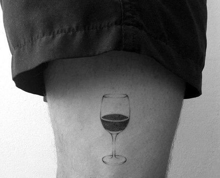 小清新大腿酒杯纹身图案