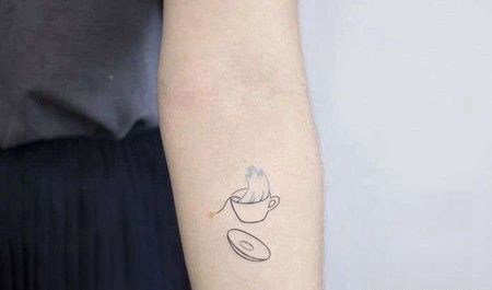 小清新小臂茶杯纹身图案