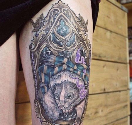 New School大腿臭鼬纹身图案