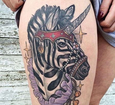 New School大腿独角兽斑马纹身图案