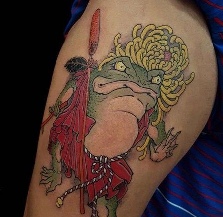 日式大臂青蛙菊花纹身图案