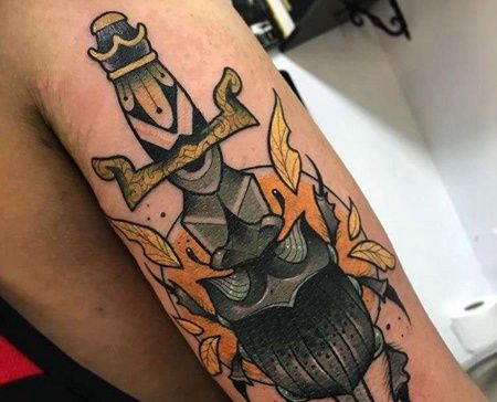 New School小臂匕首甲虫纹身图案