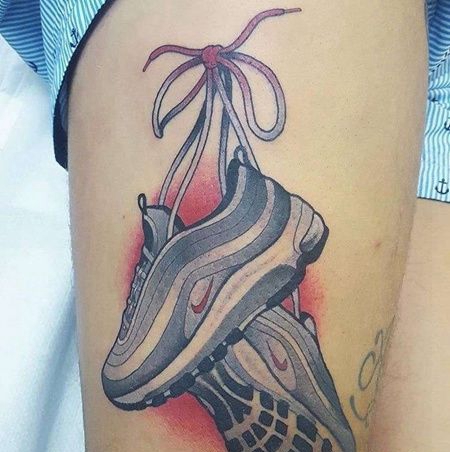 New School大腿运动鞋纹身图案