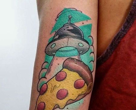 New School大臂飞碟披萨纹身图案