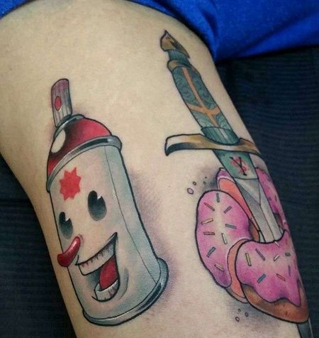 New School喷壶匕首甜甜圈纹身图案