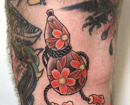 日式大腿葫芦纹身图案