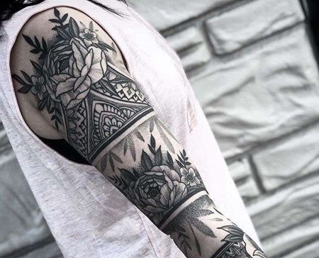 点线胳膊花环纹身图案