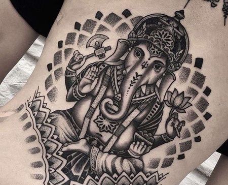 点刺后背象神纹身图案