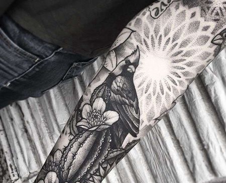 点刺胳膊仙人掌乌鸦纹身图案