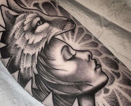 小腿女人狼头纹身图案