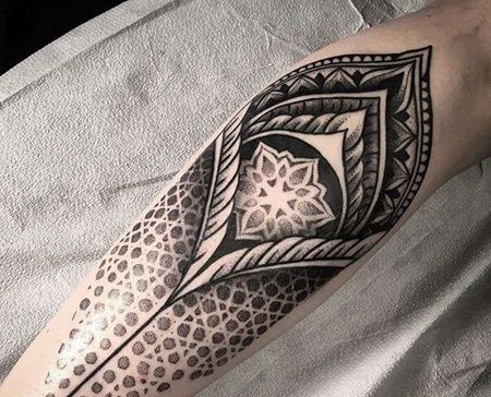 点刺几何小腿繁花纹身图案