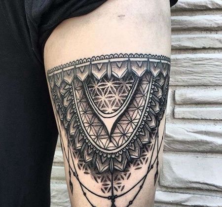 点刺几何大腿繁花纹身图案