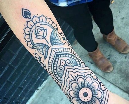 几何胳膊繁花纹身图案