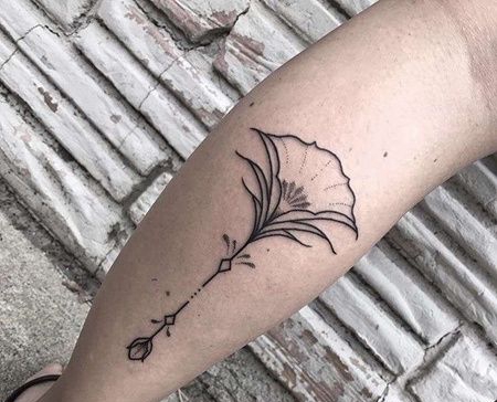点刺小腿银杏叶纹身图案