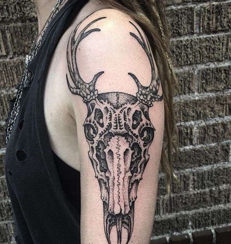 Old School大臂骷髅鹿纹身图案
