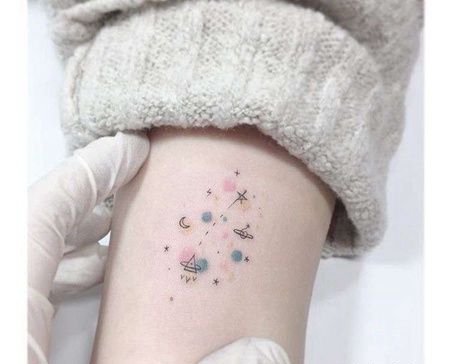 小清新小臂飞机星球纹身图案