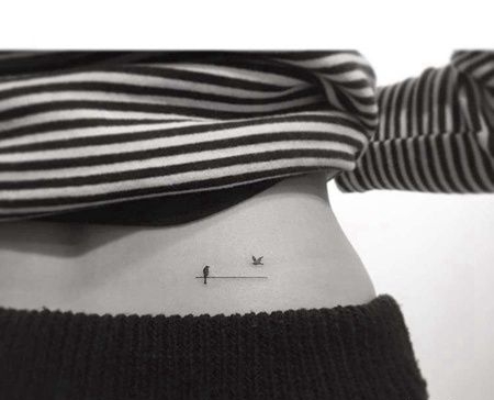 小清新后腰鸟纹身图案