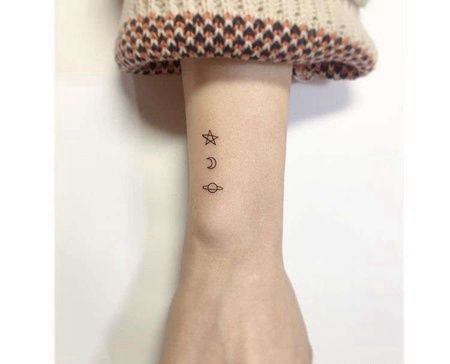 小清新手腕星星月亮纹身图案