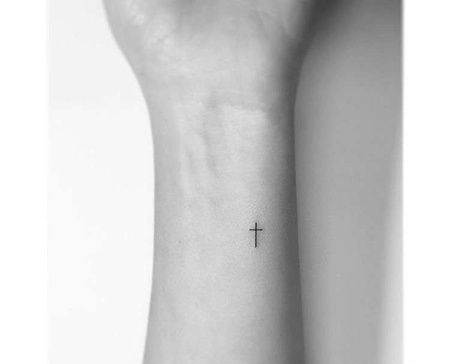 小清新手腕十字架纹身图案