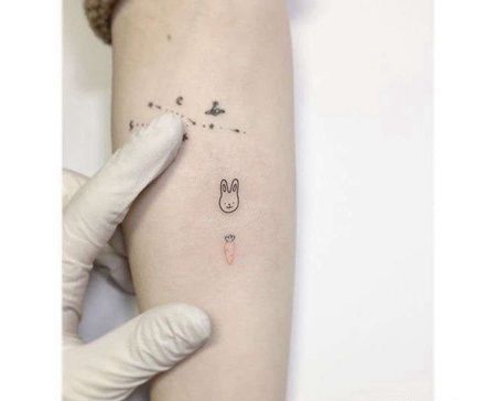 小清新小臂兔子胡萝卜纹身图案