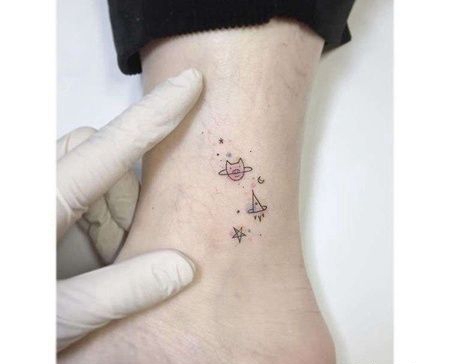 小清新脚踝星球纹身图案