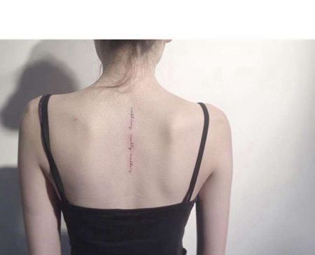 后背字母纹身图案